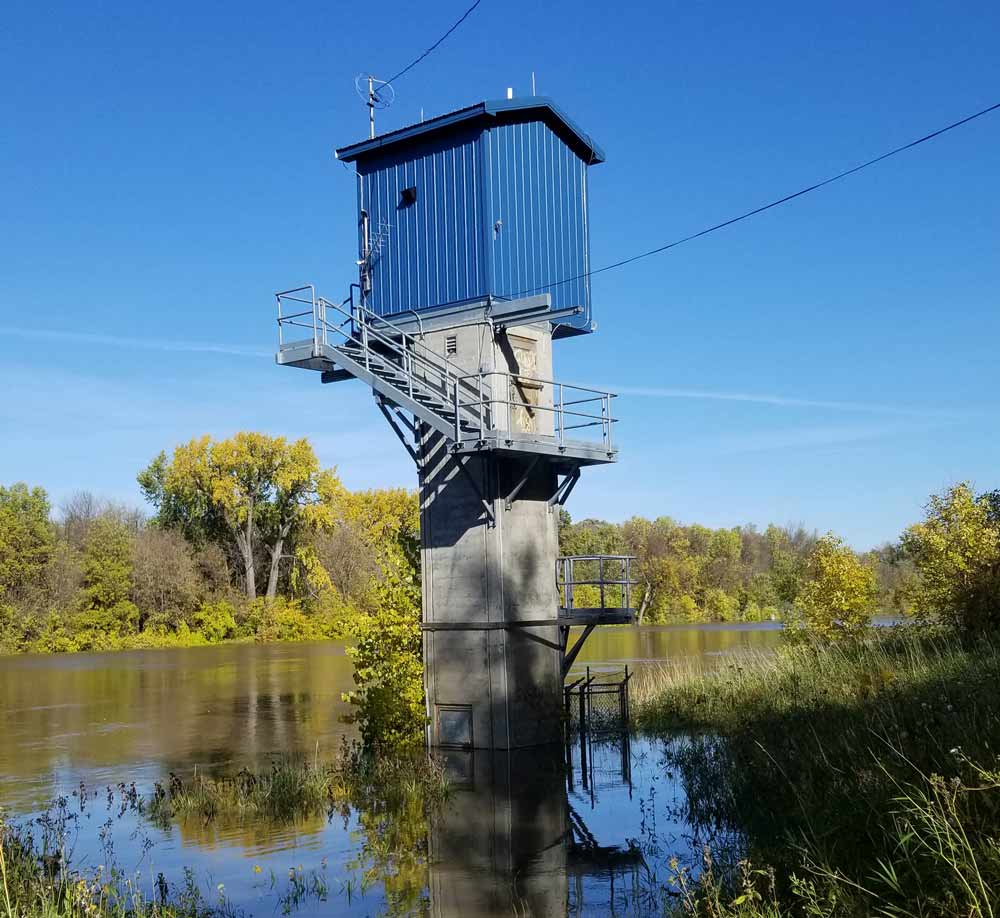 The Emerson station is used to monitor Red River water quality and flow at the Canada-US border. Credit: Allison Waedt, Environment and Climate Change Canada